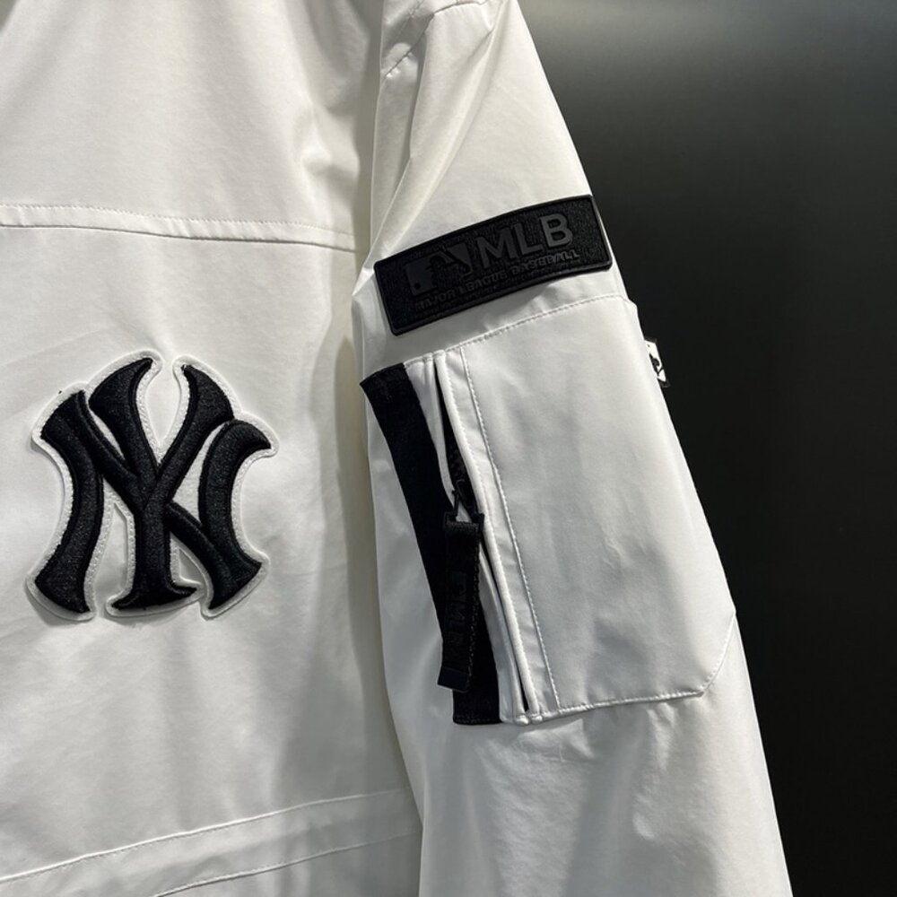 MLB White Down Jacket - Picture 4 of 9